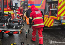 ДТП за участі семи автомобілів: рятувальники деблокували водія з понівеченого транспортного засобу