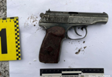 У Павлограді пʼяний містянин погрожував пістолетом перехожим: подробиці