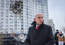 Міністр оборони Британії Гілі у Києві відвідав одне з місць російського удару