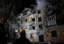 У Харкові дрон влучив у багатоповерхівку, постраждала жінка – влада