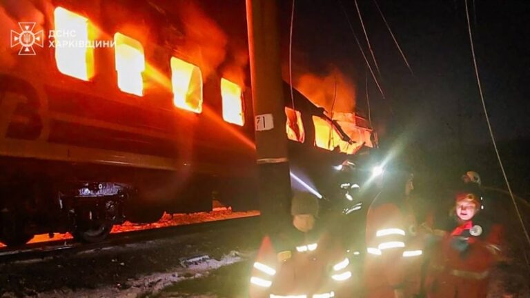 Фрагменти тіл належать шести людям – розслідування удару РФ по поїзду на Харківщині