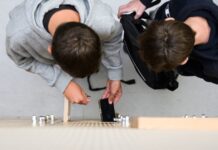 У Франції зробили перший крок до заборони соцмереж для дітей