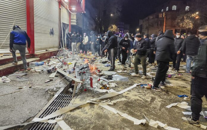 _8_sichnya_2026_r_protest_proti_ekonomika_politika_gettyimages_2254670273_7de202cd59e1e4e60bf994cdeb0d8d9e_1300x820