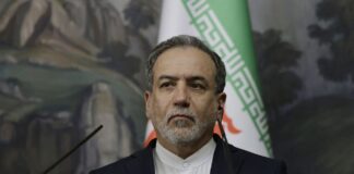 Іран заявляє про спокій у країні, очевидці фіксують стрілянину по протестувальниках