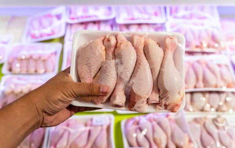 Чи є в курятині антибіотики, стероїди та гормони? Розставлені крапки над “і”