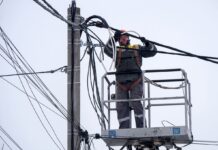 Київ і багато областей без світла, зачепило навіть Молдову: що відбувається