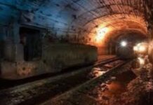 Через знеструмлення внаслідок ворожих атак у Кривому Розі під землею застрягли гірники