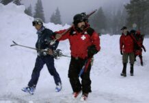 Снігопади у французьких Альпах: сотні туристів провели ніч у спортзалах