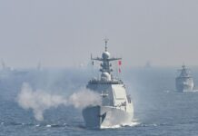 Китай розширює флот великих есмінців для стримування США у Тихому океані