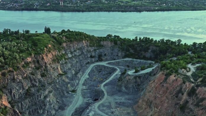 lyubimovskiy-karyer-dnepr