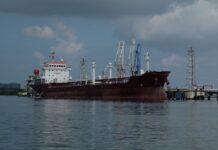 Іспанія допомогла танкеру з російською нафтою обійти санкції