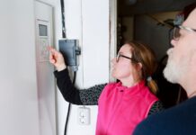 Світло повернулося, але мережа ще хитка: як користуватись електроприладами без ризику