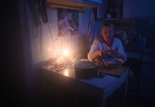 У частини Києва перебої з теплом та водою внаслідок масштабної атаки РФ