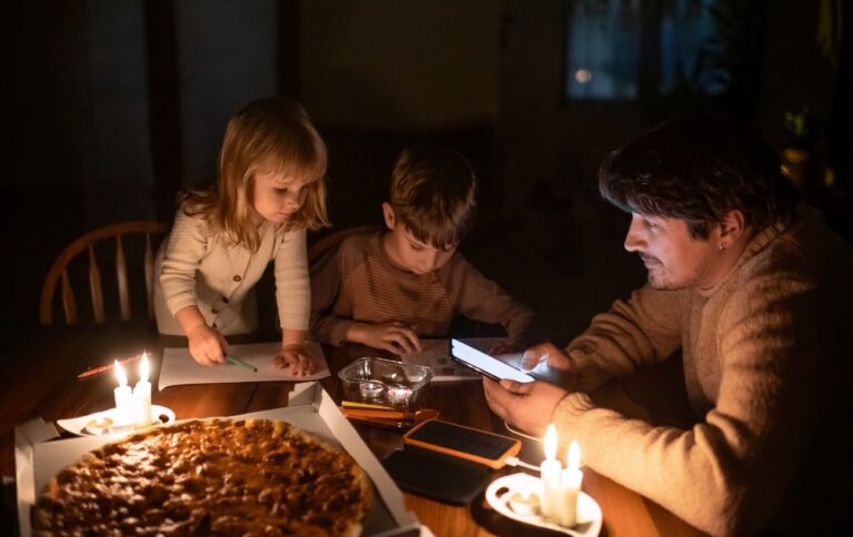 Як у Києві вимикатимуть світло 2 січня: з’явилися графіки