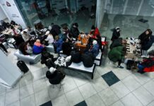 Екстренно та за графіком: кому і як вимикатимуть світло сьогодні (повний список)