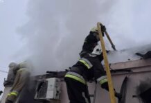 Запорізькі рятувальники ліквідували пожежу на приватному підприємстві