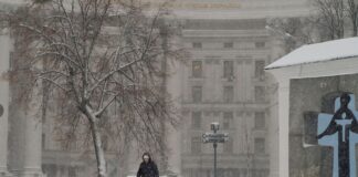 Київ перетвориться на ковзанку: столицю завтра накриє ожеледь та густий туман