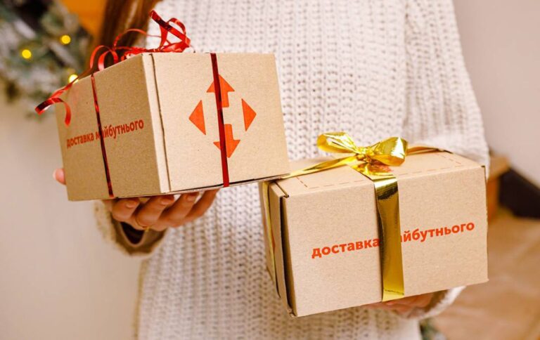 Не встигли з посилками на Новий рік? Чи працюють сьогодні “Нова пошта” й “Укрпошта”