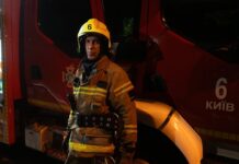 У Києві після атаки дронів пошкоджено техніку