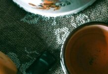 Особливо доречний узимку: чим корисний мандариновий чай і як його приготувати