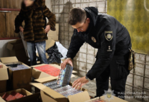 У Запоріжжі поліція вилучила понад 37,5 тисячі пачок нелегальних цигарок: подробиці