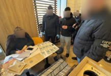 «Цироз печінки» за 18 000 доларів: у Дніпрі викрили схему незаконної втечі з країни