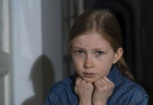 Якщо дитина каже це, вона глибоко нещасна: 11 фраз, які не можна ігнорувати