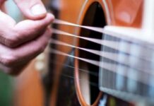 Чому ми постійно наспівуємо одну й ту ж пісню: вчені дали пояснення