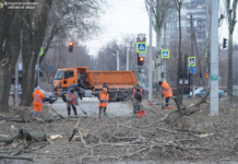 У Дніпрі тривають роботи після нічної атаки