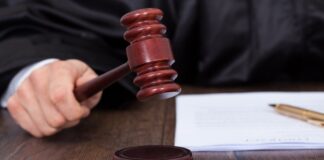 Казахстан: кореспондентку Радіо Свобода оштрафували за «громадське опитування» на власній сторінці