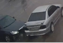 На Запорізькому шосе у Дніпрі зіткнулися Skoda та Mitsubishi: подробиці ДТП