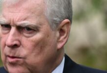 Поліція відпустила колишнього принца Ендрю після допиту, який тривав 12 годин