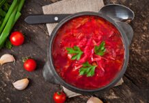 Чому ваш пісний борщ виходить кислим: головна помилка з буряком, про яку не говорять