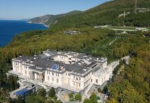 Команда Навального: Ротенберг купив «палац Путіна» за 800 тисяч рублів