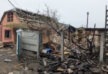 Російські військові вдарили по Миколаєву під час акції на підтримку військовополонених, є поранені – влада