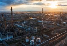 Росія: у Волгограді загорівся завод після атаки дронів – ймовірно, це НПЗ «Лукойл»