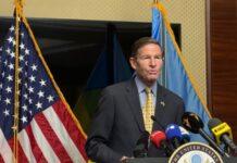 Сенатор Блюменталь сподівається, що законопроєкт про санкції проти РФ незабаром винесуть на голосування