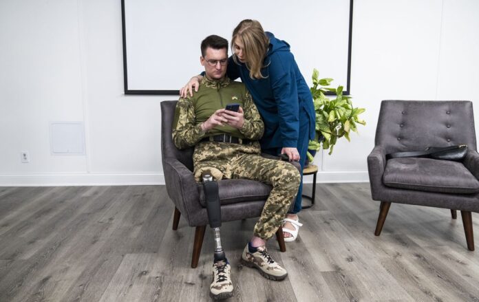 _druzhina_pomichnik_protez_amputatsiya_ptsr_gettyimages_1243892352_1e2b21598abc68c0ff16cdaf43d84789_1300x820