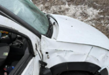 На Дніпропетровщині поліцейські надали допомогу жінкам, які потрапили в дорожньо-транспортну пригоду