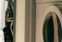 Чи варто залишати пральну машину відкритою після прання: дрібниця, яка впливає на техніку