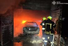 У Дніпровському районі ліквідовано займання гаража та автомобіля