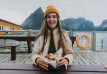 Джем у салаті та “тако-п’ятниця” з консервами: що насправді їдять норвежці та чому це дивує українців