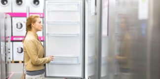 Як вибрати холодильник, який не згорить від першого ж блимання світла