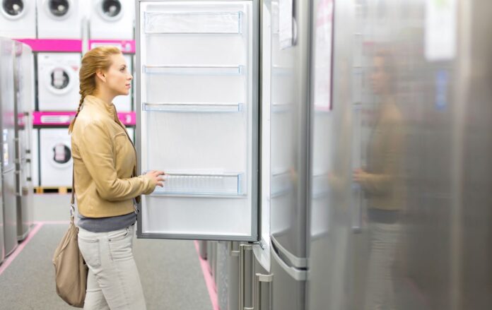 _holodilnik_magazin_pokupki_gettyimages_466216206_79995a3e7e11469916a83581f243988b_1300x820