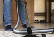 Пилосос і неприємний запах: що відбувається всередині і як з цим боротися