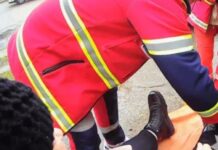 Посковзнулась та зламала ногу: поліцейські Нікополя допомогли літній жінці, яка травмувалася через негоду