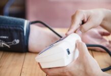 Міряєте тиск неправильно? Ці критичні помилки спотворюють показники