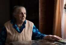 Пенсії для переселенців повертають: як отримати виплату за 2 місяці