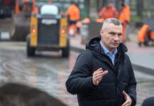 Коли відремонтують дороги в Києві: Кличко назвав головну умову