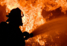 Поліція відкрила два кримінальні провадження за фактом загибелі трьох дітей під час пожежі у Криворізькому районі